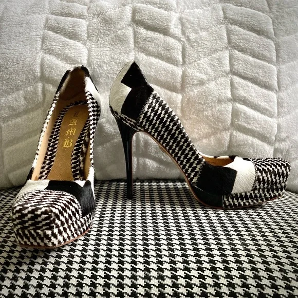 L.A.M.B - NWT Houndstooth Juva Calf Hair Heels/pumps. Beverly Hills Macys. - Picture 3 of 16